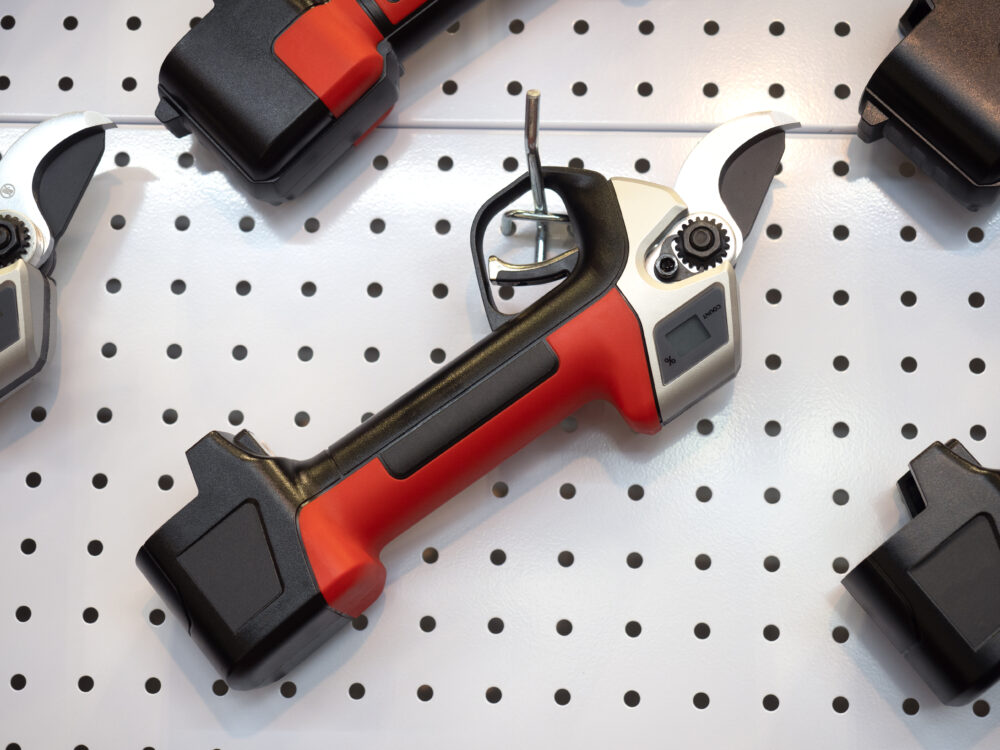 剪定用の園芸バサミにはどんな種類がありますか？電動鋏の特徴は何ですか？のサムネイル